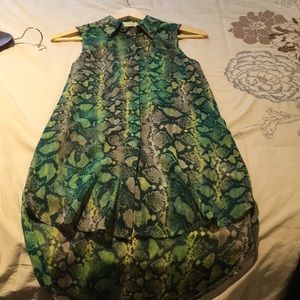 Sleeveless sheer snakeskin print buttondown